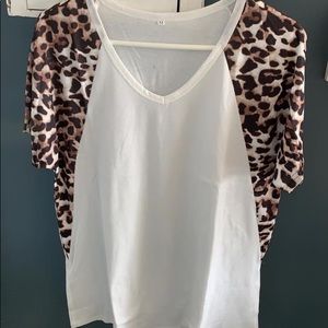 CHEETAH PRINT TOP - white